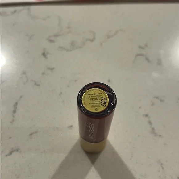 NWT Jane Iredale Beyond Matte Lip Stain in color Fetish. - Picture 8 of 8